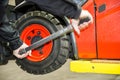 Chaning a forklift tyre