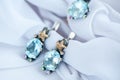 Chic White Gold Jewelery with Topaz, Sapphire Macro