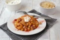 Chickpeas with cabbage, yogurt and pepper