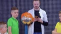 Children explores van de graaff generator