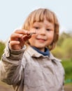 Children learn snail, focus on snail