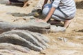 Children are learning history dinosaur, Excavating dinosaur fossils simulation