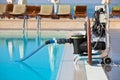Cleaning pump working with a swimming pool
