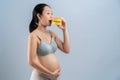 Hamberger junk food and pregnant woman is not good healthy for mother and infant