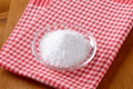 Coarse grained edible salt