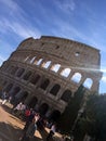 Colosseo e raggi del sole