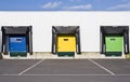 Colouristic doors of a loading platform