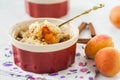 Crumble with apricot and cinnamon
