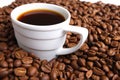 Tasse kaffee a kaffee getreide 