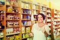 Ã¯Â»Â¿customer buying dietary supplements Royalty Free Stock Photo