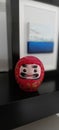 Daruma giapponese rosso, con occhi