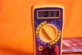 DC current measurement with multimeter