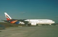 Delta Boeing B-777 -232ER N864DA CN29736 LN249 . Talen in March 2000 .