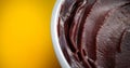 Detalhe de aÃÂ§aÃÂ­ em bowl em fundo amarelo