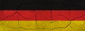 Deutsche Flagge Hintergund Banner Panorama - Rustikale Betonwand Textur mit Risse, eingefÃÂ¤rbt in den Farben von der Flagge von