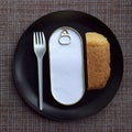 The dinner of a person who has lost his job due to a coronovirus is canned food and bread. Save and reduce food costs