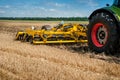 Disc cultivator, tillage system with tractor