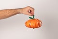 DIY Halloween paper pumpkin. Halloween craft aper pumpkin