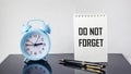Do not forget memo on a notepad in the office Royalty Free Stock Photo
