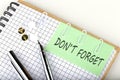 Don\'t forget on post note for remind on stickers with pen