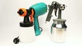 Electrical and mechanical, manual spray gun for pulverization of color