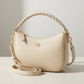 Elegant cream leather shoulder bag Royalty Free Stock Photo