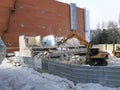 Escalator dismantles the building