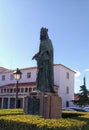 Rainha D. Isabel Statue