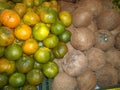 Exposed fruits, together in the newsstand