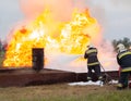 Fighting fire with a powder extinguisher