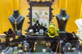 Figurine of a green frog in a Royal crown