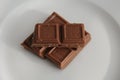 FIN CARRE MILK CHOCOLATE WITH ALMON CROCANT