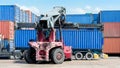 Freight container crane