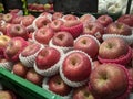 fruits are neatly arranged on displays in supermarkets so that buyers can immediately see and select them to buy