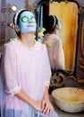 Funny housewife beauty green clay mask