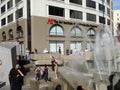 Giants fans jump into fountain to celebrate