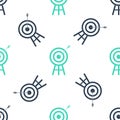 Green Target with arrow icon isolated seamless pattern on white background. Dart board sign. Archery board icon Royalty Free Stock Photo