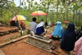 a group of Muslims who are carrying out grave pilgrimage activities