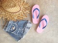 Hat jean slippers summer look