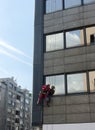 High altitude alpinist window washer