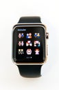Homosexual and hetereosexual families emojy on the Apple Watch