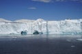 The ice wall is like white clay.