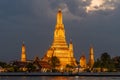 Wat Arun Teple at dusk