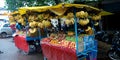 Indian street fruit carriage standing at main road