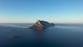 Isola di Taverna vor Porto Taverna bei Sonnenuntergang. WunderschÃÂ¶ne Insel Sardinien. Drohne 2