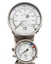 Isolated pressure gauge and level gauge in cryogenic liquid gas supply