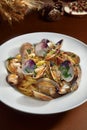 Linguine Alle Vongole hard clams