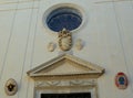 Italy, Rome, 65 Piazza della Minerva, Basilica di Santa Maria Sopra Minerva, coat of arms and a round stained glass window