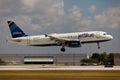 A JetBlue Airbus A320 landing