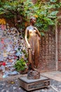 Juliet staue in Verona, Italy